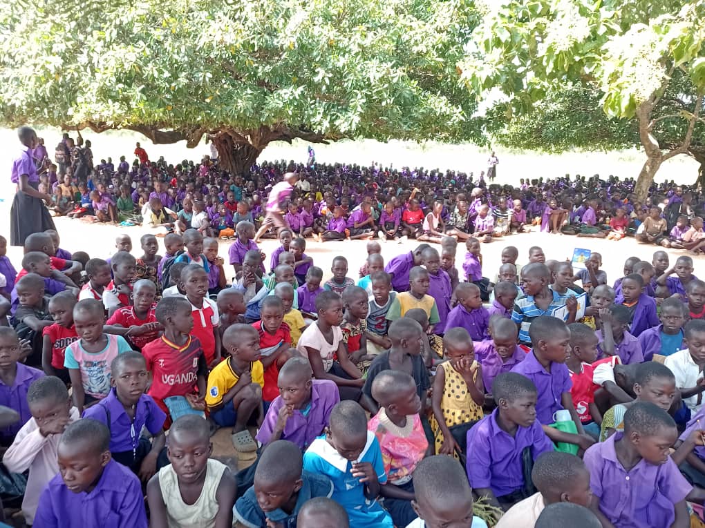 Pupils participating in a community school outreach