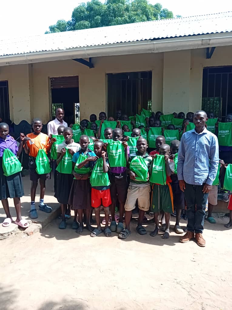 Group photograph with pupils and outreach representatives
